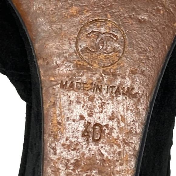 CHANEL Black Suede Heart Buckle Open Toe Wedge SINGLE LEFT SHOE - Size 9.5 - Picture 11 of 11